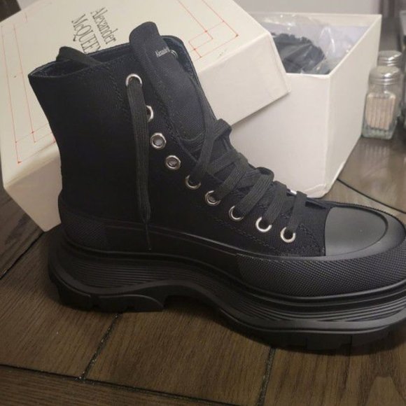 Boots - Picture 2 of 3